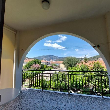 Lourantos Studios & Apartments Vathy  Buitenkant foto