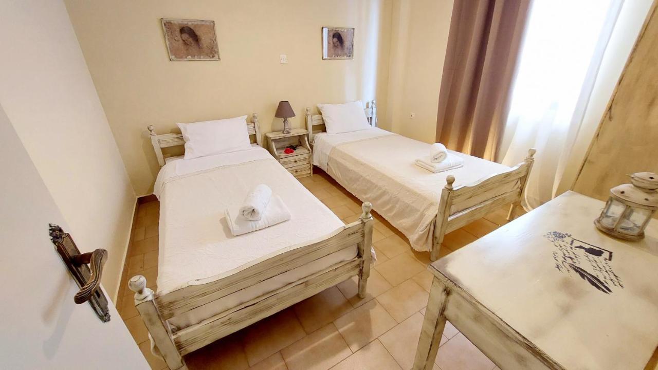 Lourantos Studios & Apartments Vathy  Buitenkant foto