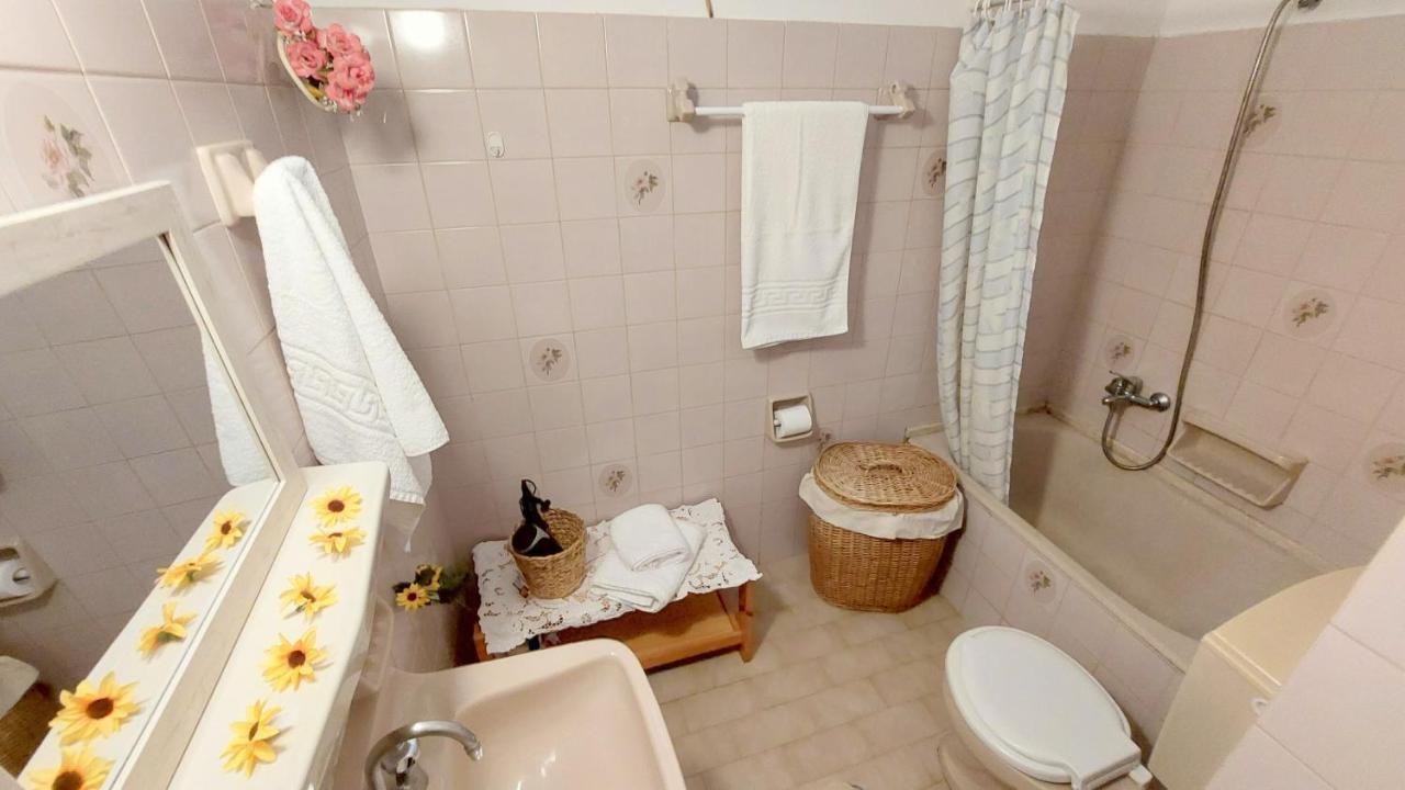 Lourantos Studios & Apartments Vathy  Buitenkant foto