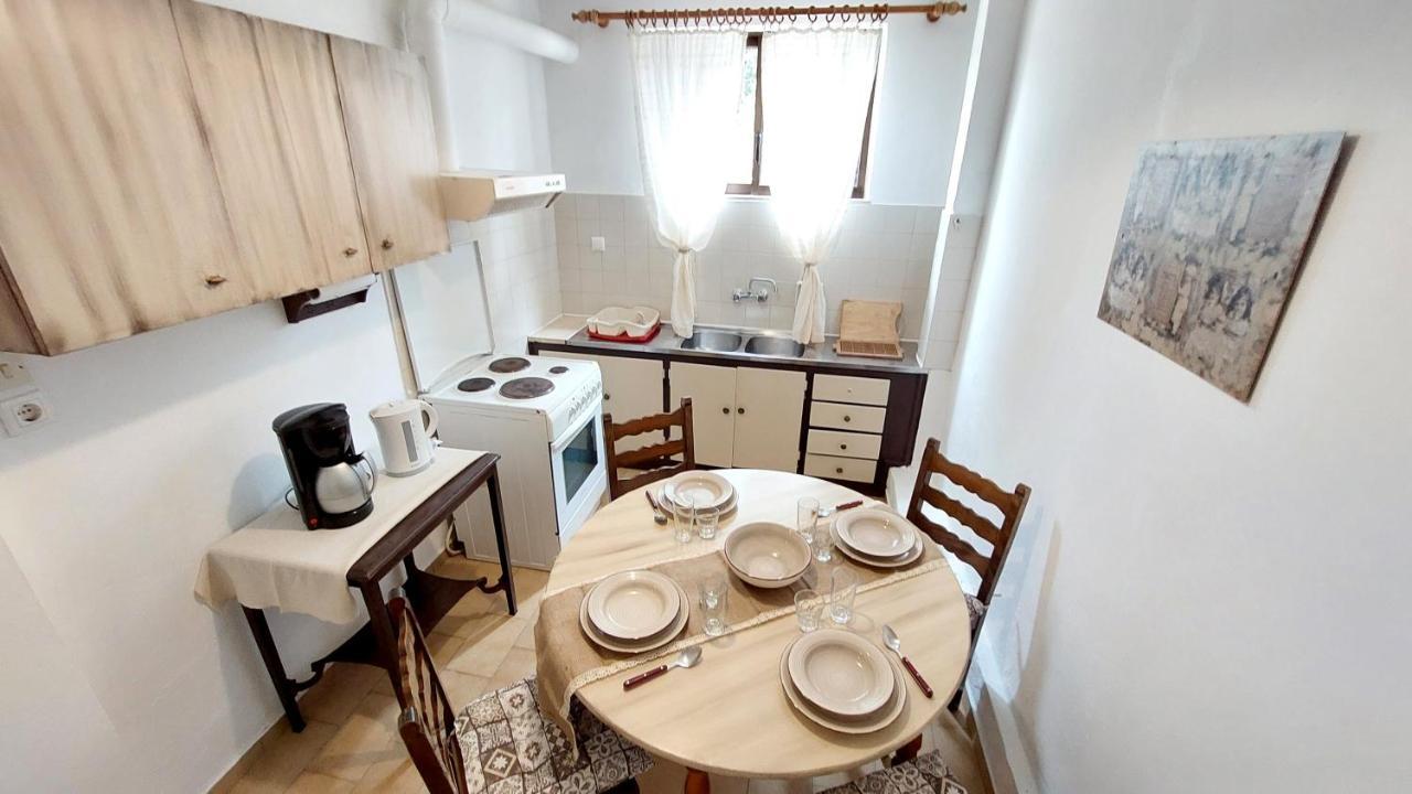 Lourantos Studios & Apartments Vathy  Buitenkant foto
