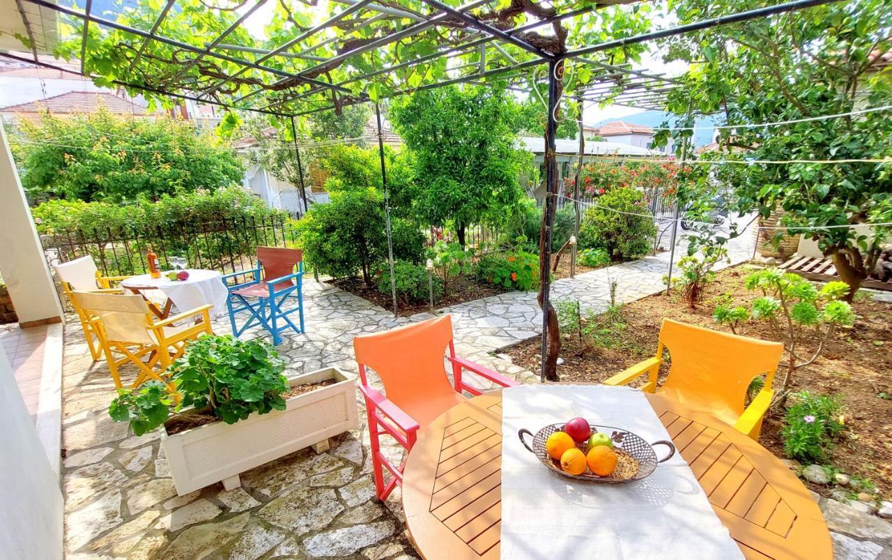 Lourantos Studios & Apartments Vathy  Buitenkant foto