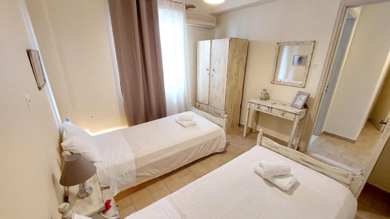 Lourantos Studios & Apartments Vathy  Buitenkant foto