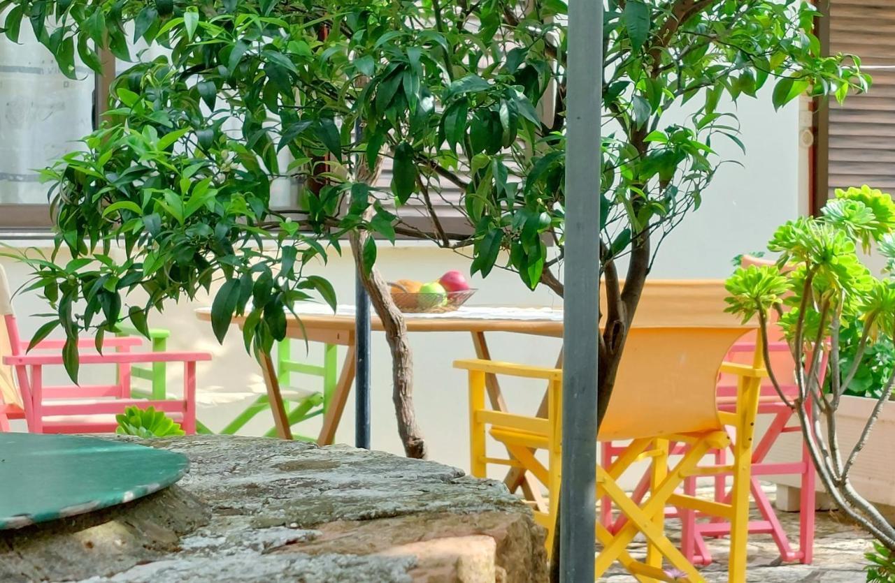 Lourantos Studios & Apartments Vathy  Buitenkant foto