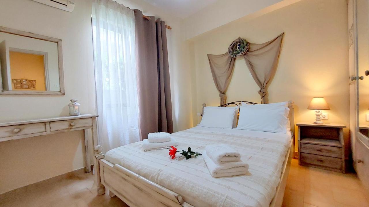 Lourantos Studios & Apartments Vathy  Buitenkant foto