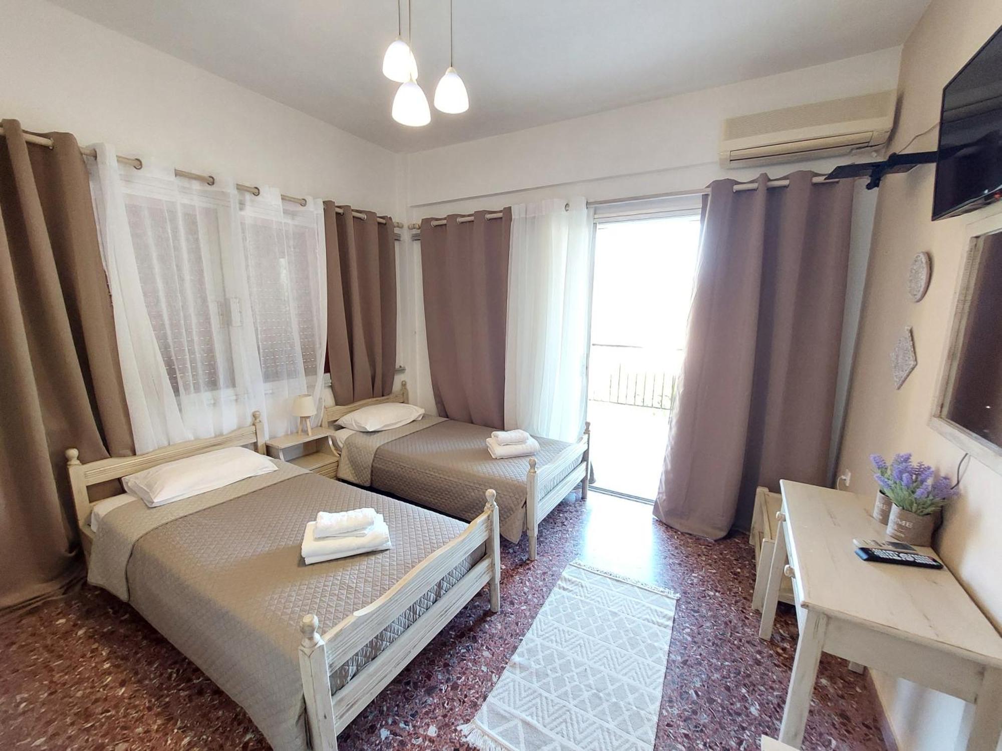 Lourantos Studios & Apartments Vathy  Buitenkant foto
