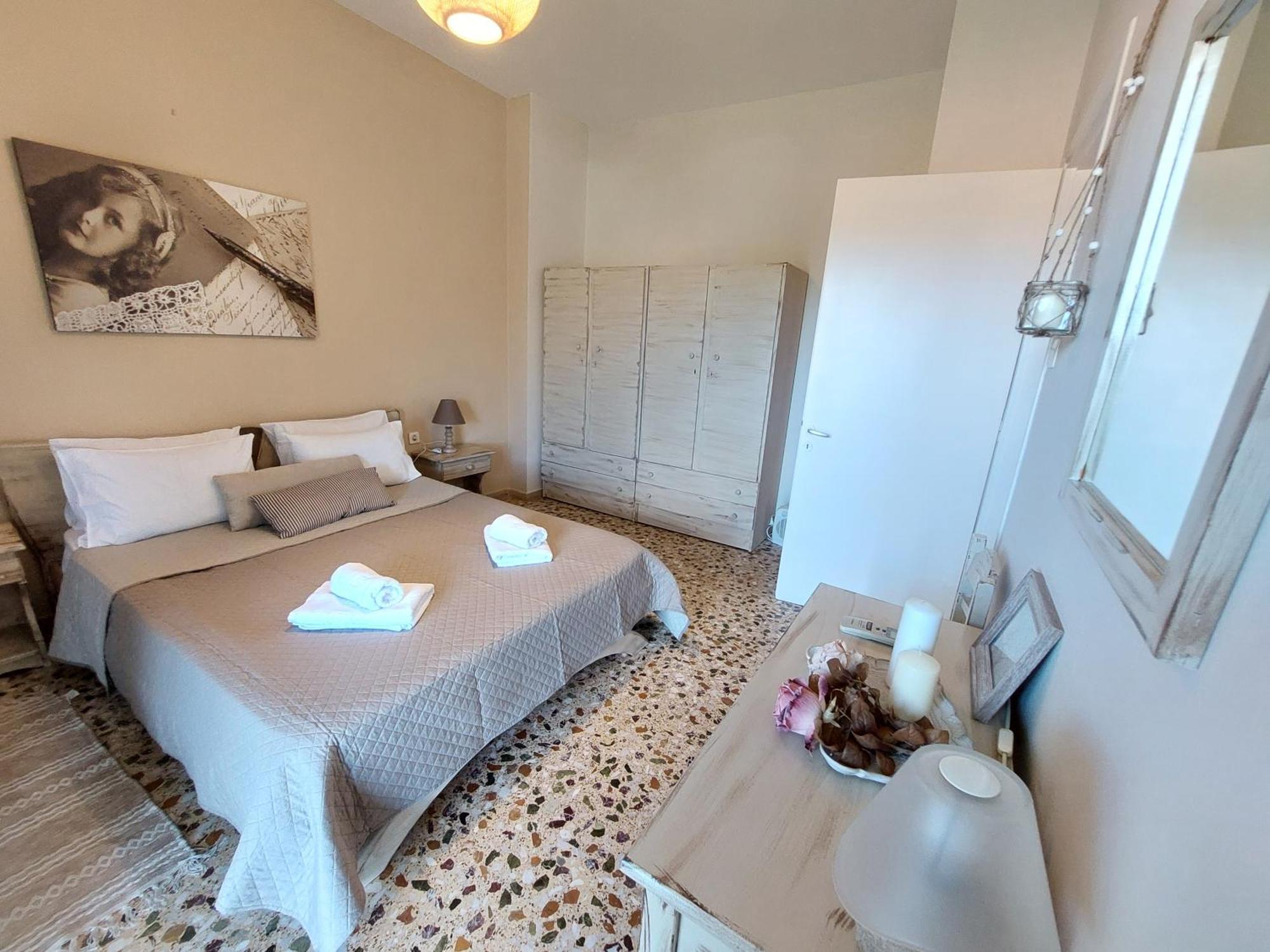 Lourantos Studios & Apartments Vathy  Buitenkant foto
