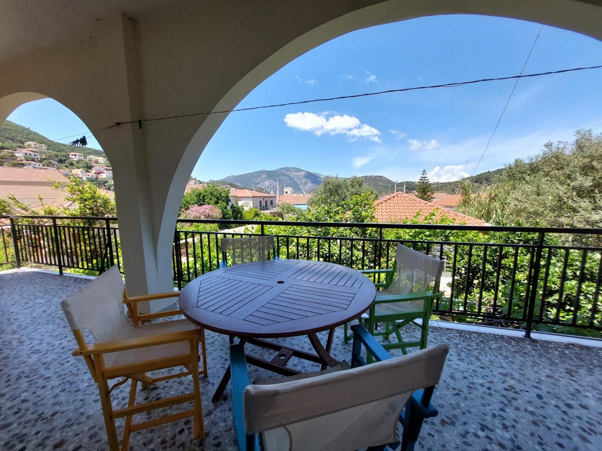 Lourantos Studios & Apartments Vathy  Buitenkant foto